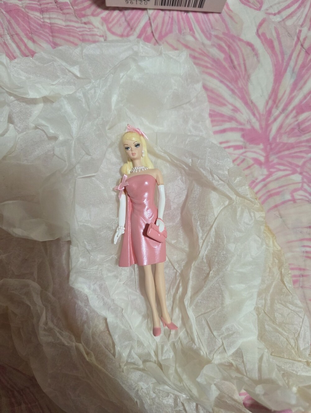 Hallmark Barbie Ornament in Pink and White-  Movie Mixer 2010